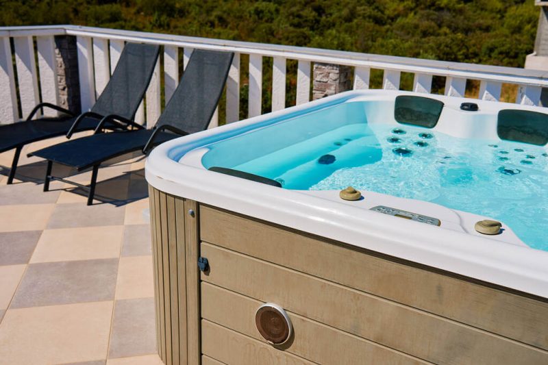 Mennyibe kerül egy jakuzzi?