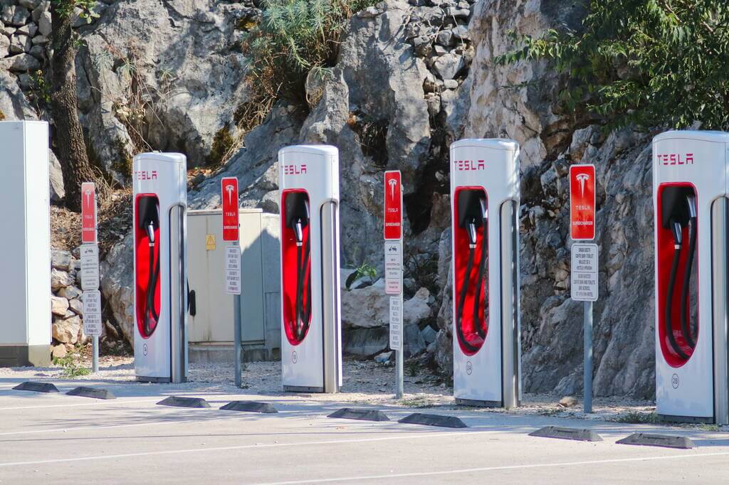 mennyibe-kerul-egy-elektromos-auto-feltoltese