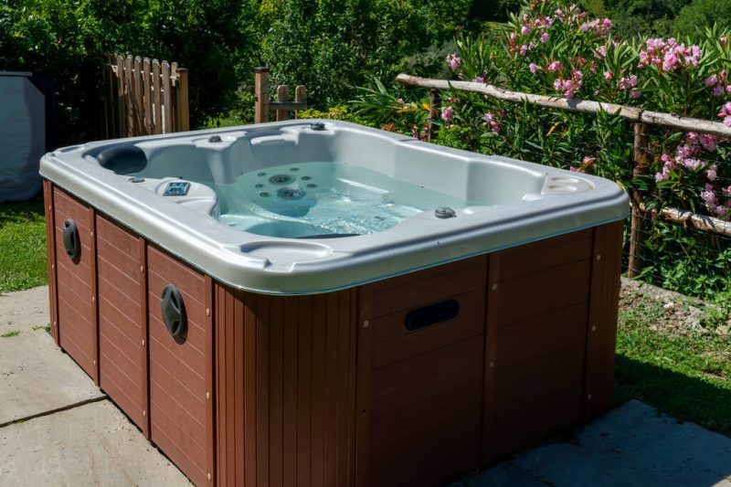 Mennyibe kerül egy jakuzzi fenntartása havonta?