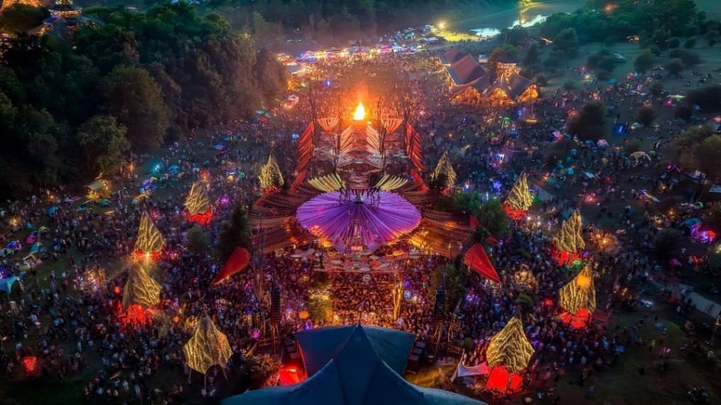 mennyibe-kerul-az-ozora-fesztival