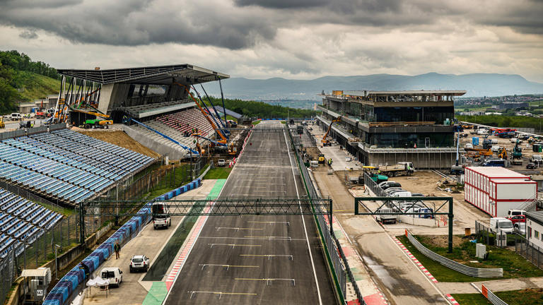 mennyibe-kerult-a-hungaroring-atepitese