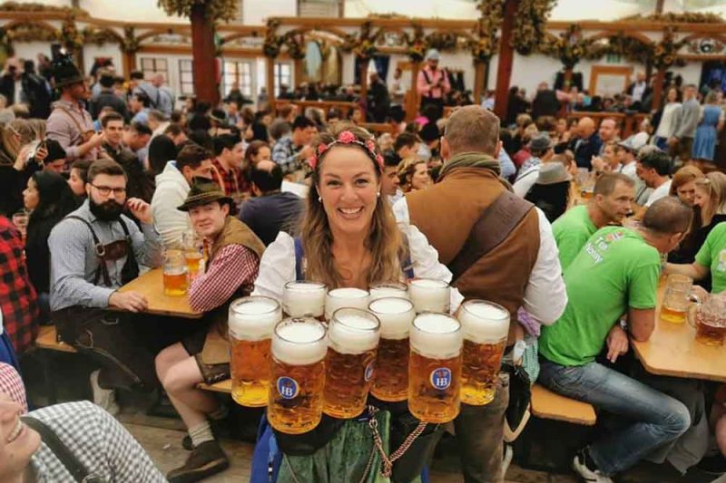 mennyibe-kerul-egy-korso-sor-a-muncheni-oktoberfesten