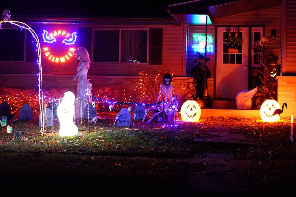 mennyibe-kerul-feldisziteni-a-kertet-halloween-kor