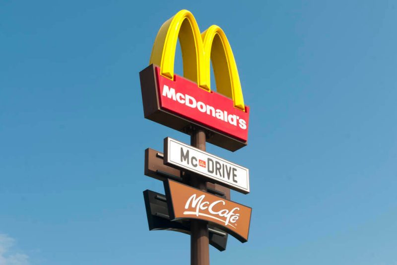 Mennyibe kerül Rácz Jenő mekis menüje?