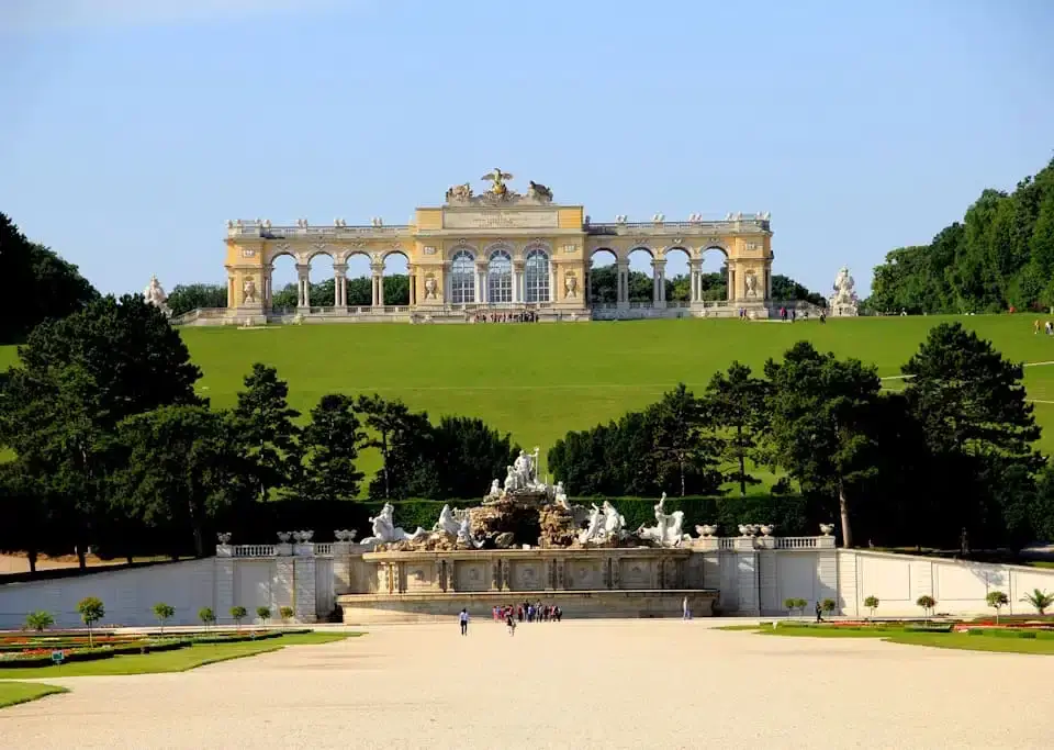 mennyibe-kerul-egy-schonbrunni-kastely-latogatas mennyibe-kerul-egy-schonbrunni-kastely-latogatas