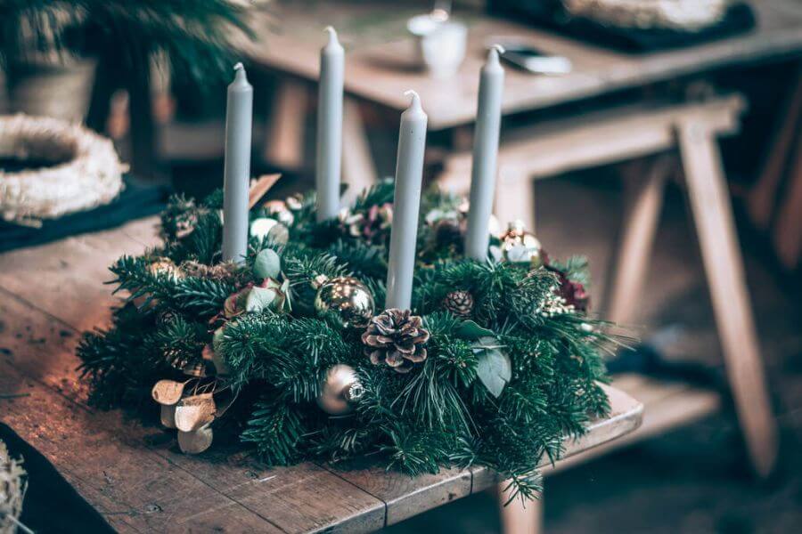 mennyibe-kerulnek-az-adventi-koszoruk