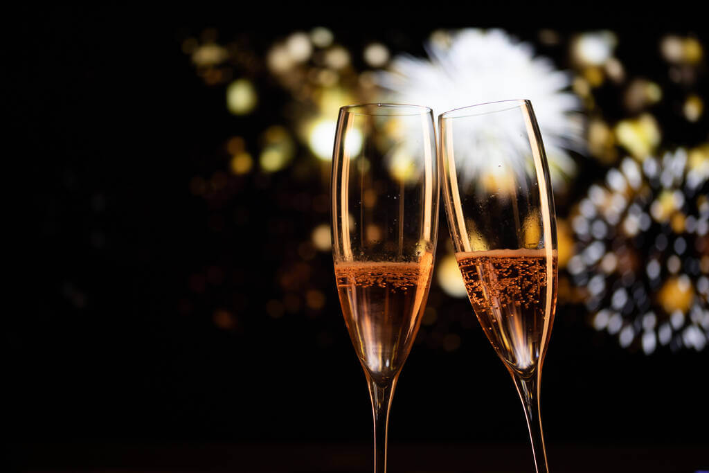 mennyibe-kerul-a-pezsgo-szilveszterkor