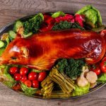 mennyibe-kerul-a-szilveszteri-sult-malac