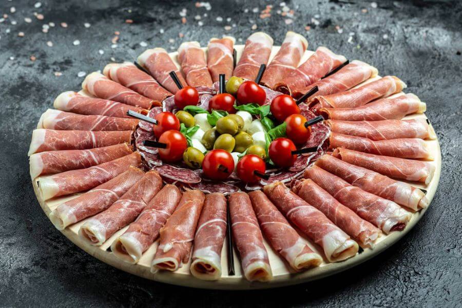 mennyibe-kerulnek-a-karacsonyi-hidegtalak