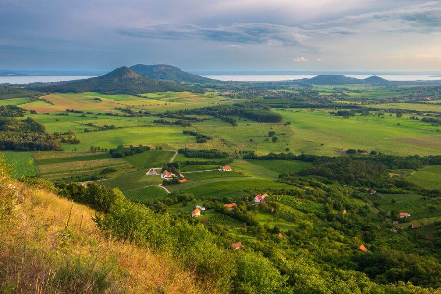 mennyibe-kerul-egy-gasztrotura-magyarorszagon