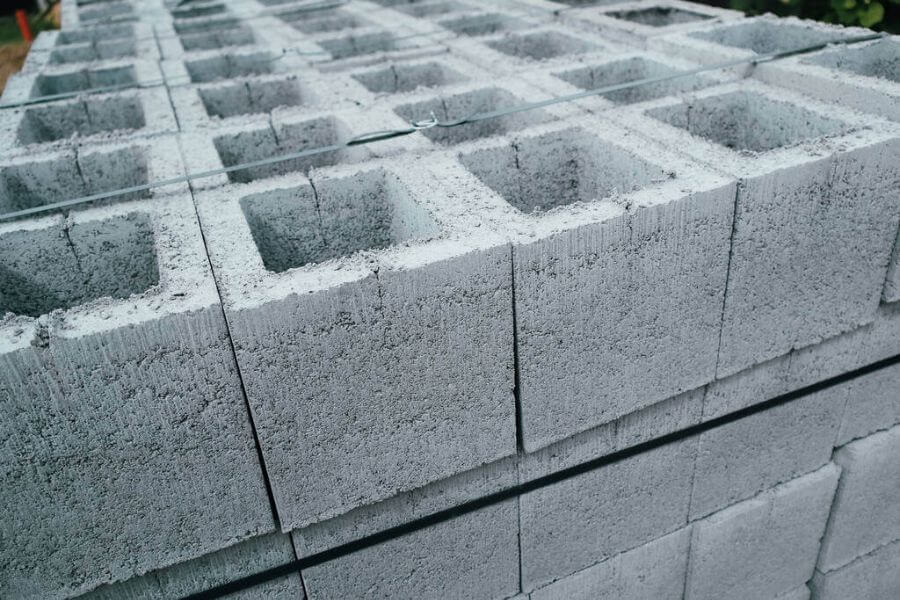 mennyibe-kerul-egy-zsalukoves-medence-epitese